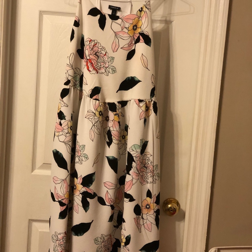 Torrid size 1 flowered dress with white.